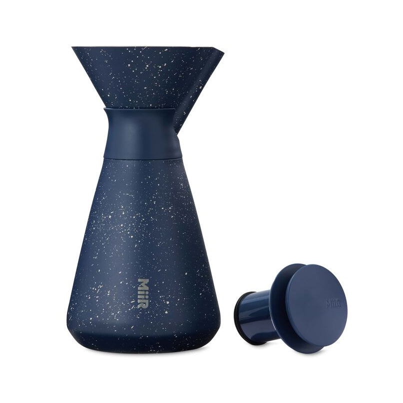 new-standard-carafe-y9 WebPDP-33oz_New_Standard_Carafe_Tidal_Blue_Speckle_Studio__CAR1SVOS225_Front_Lid_Staged.jpg
